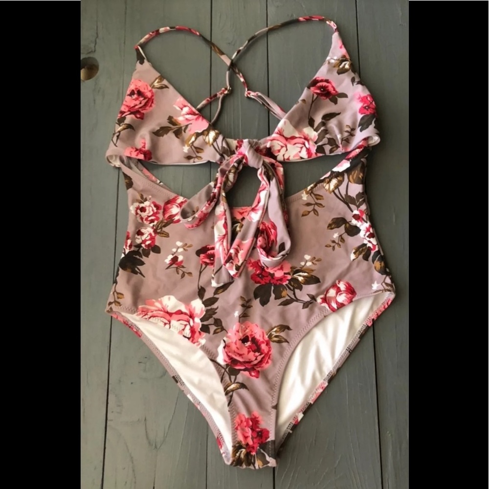Cupshe mauve floral one piece.
